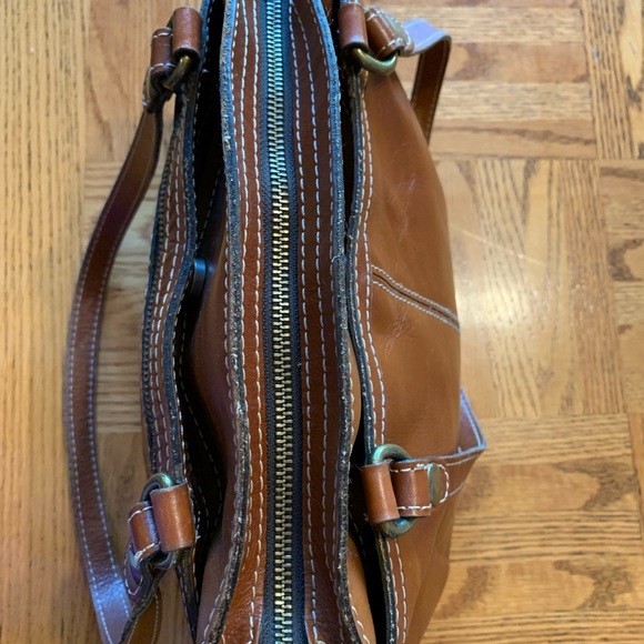 🌻Patricia Nash Embossed Leather Purse🌻 - Picture 4 of 16